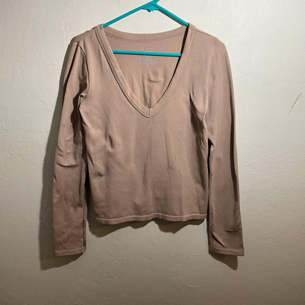 Women's V-Neck Ribbed Top - Tan